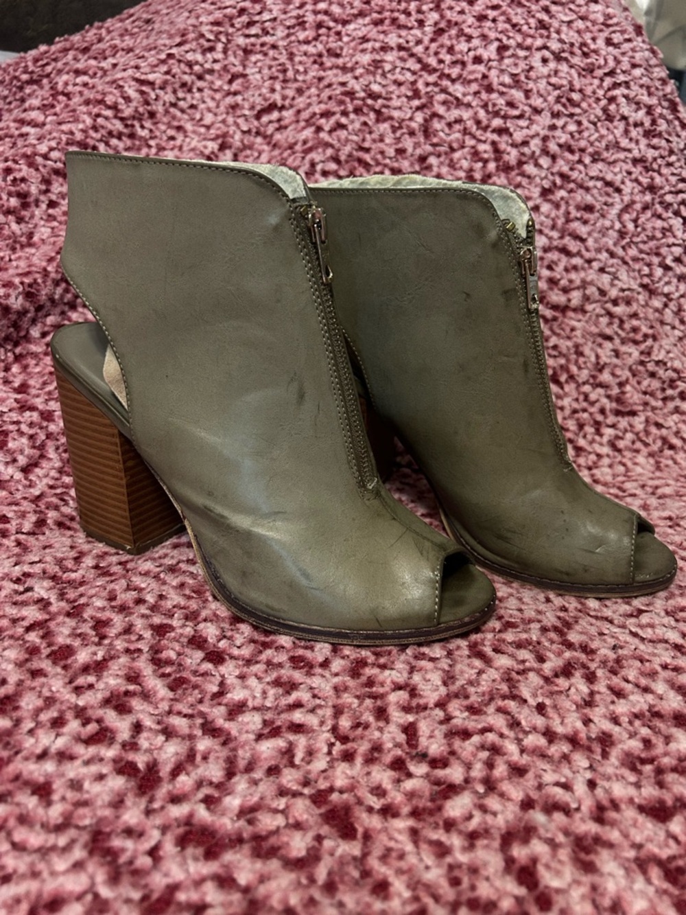 Selby distressed, gray Open-Toe Block Heel Mule Boots